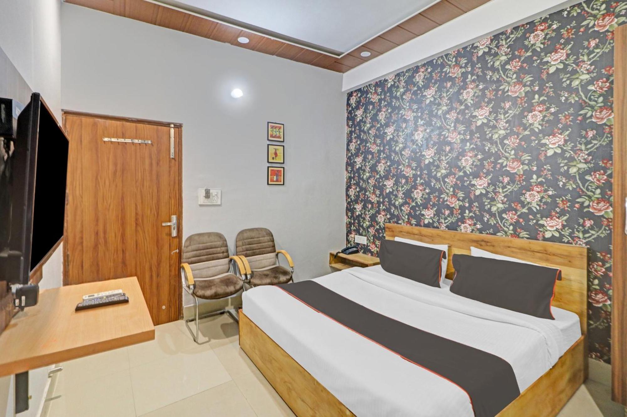 Hotel O Star Ki Yeni Delhi Dış mekan fotoğraf
