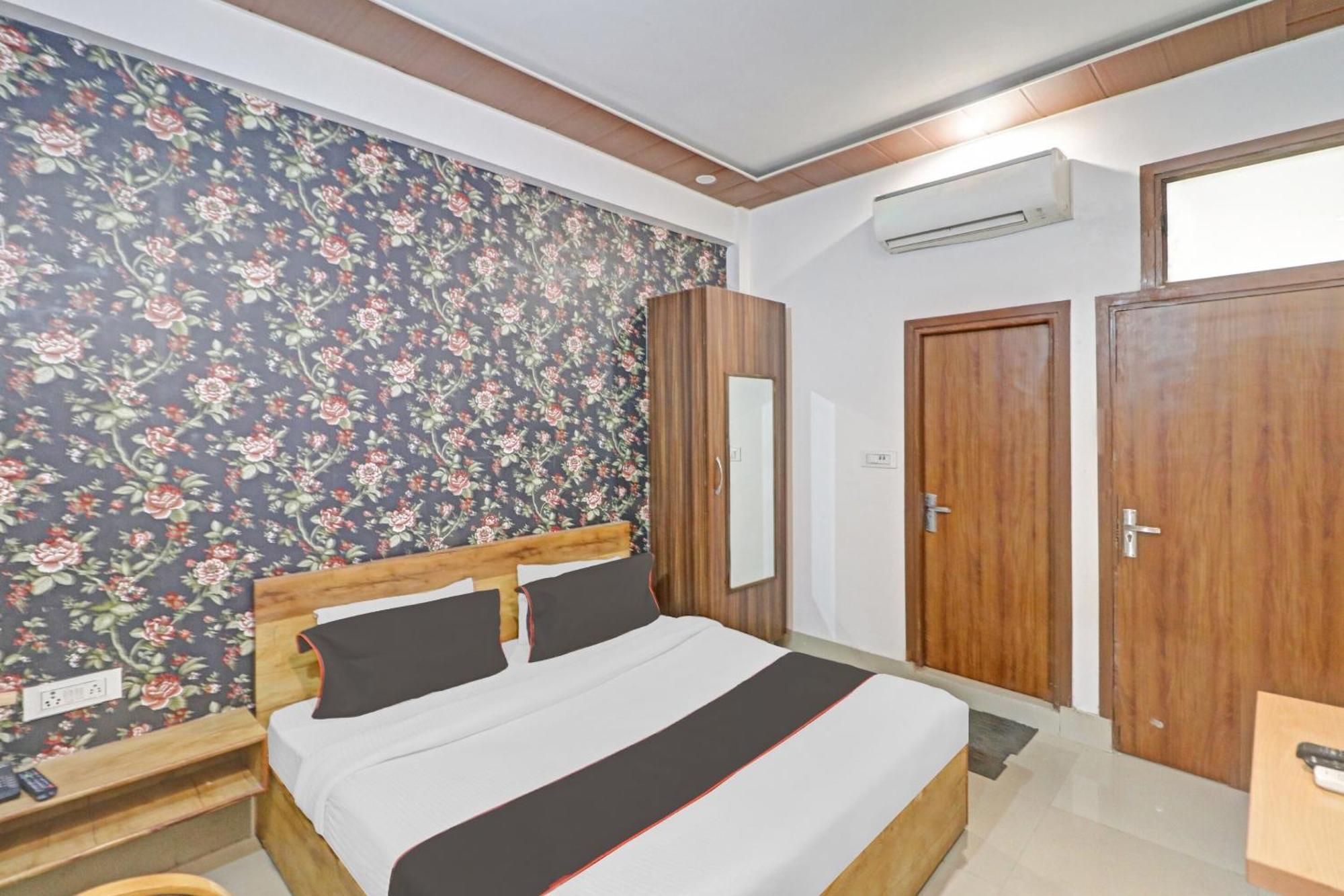 Hotel O Star Ki Yeni Delhi Dış mekan fotoğraf
